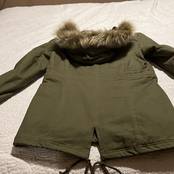 Brand neww green long jacket with pockets - Picture 3 of 4